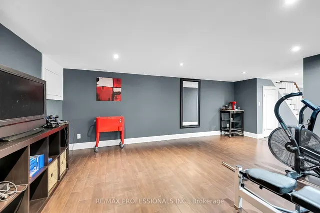 Additional image 11 of 66 Clonmore Dr