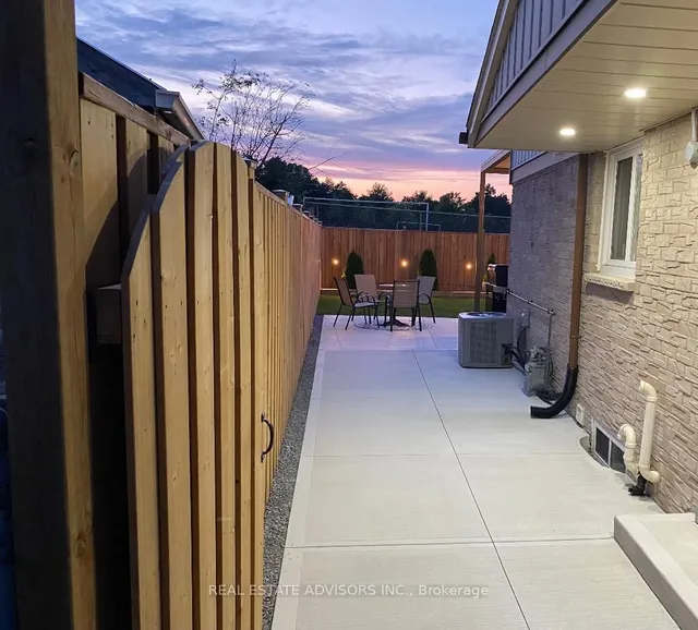 Additional property image - 22 Caronia Sq