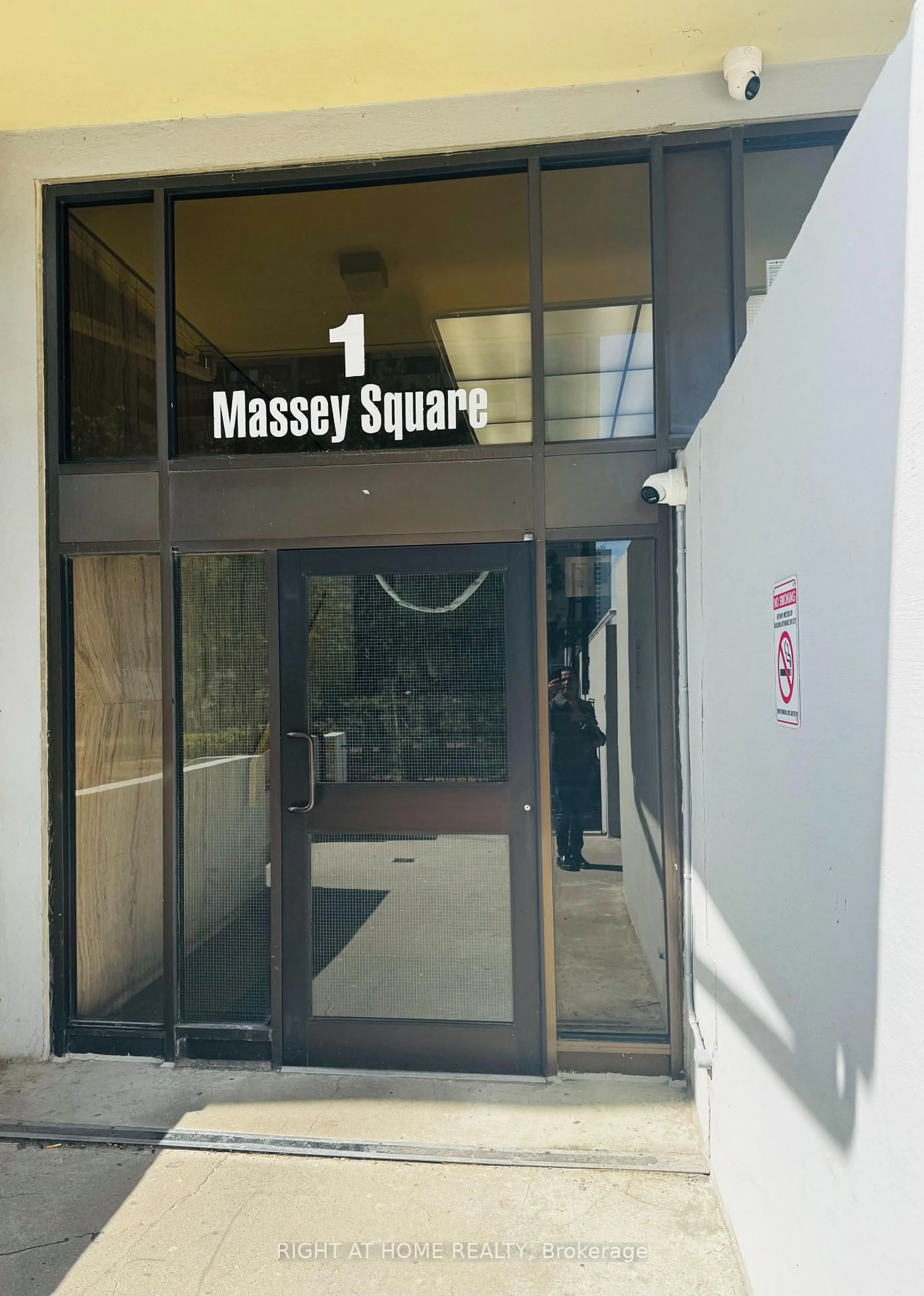Unknown for 1 Massey Sq #1202, Toronto Ontario M4C 5L4