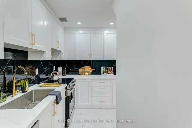 Additional property image - 100 Mornelle Crt Unit 1085