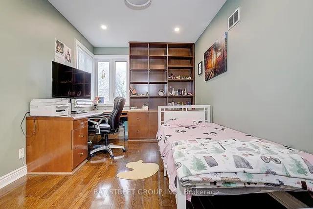 Additional property image - 6 Larwood Blvd