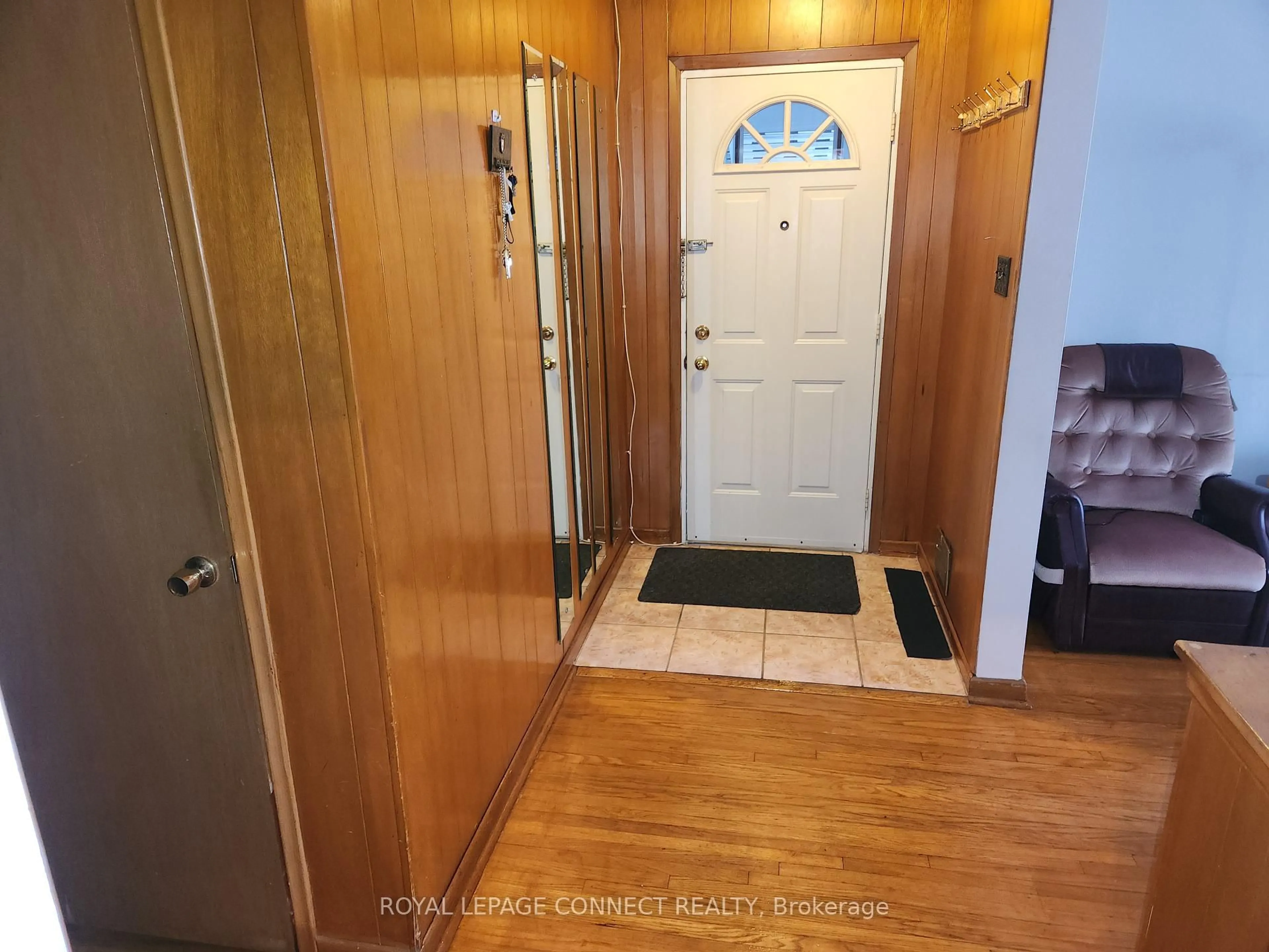 Indoor entryway for 1440 Danforth Rd, Toronto Ontario M1J 1G9