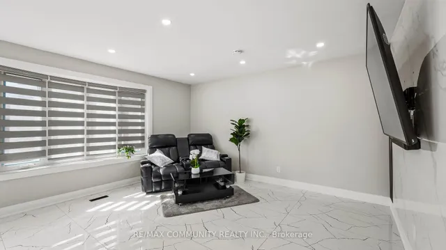 Additional property image - 63 Winstanly Cres