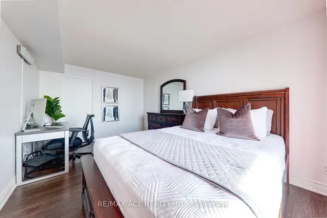 Additional property image - 330 Mccowan Rd Unit 903