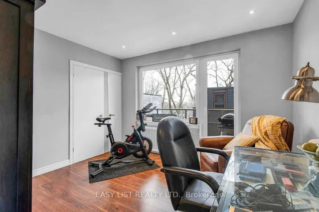 Additional property image - 2368 Queen St Unit 15