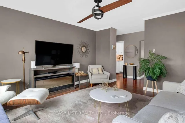Additional property image - 2368 Queen St Unit 15