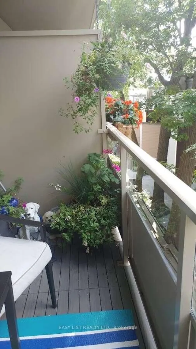 Additional property image - 2368 Queen St Unit 15
