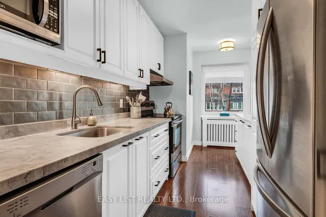 Additional property image - 2368 Queen St Unit 15