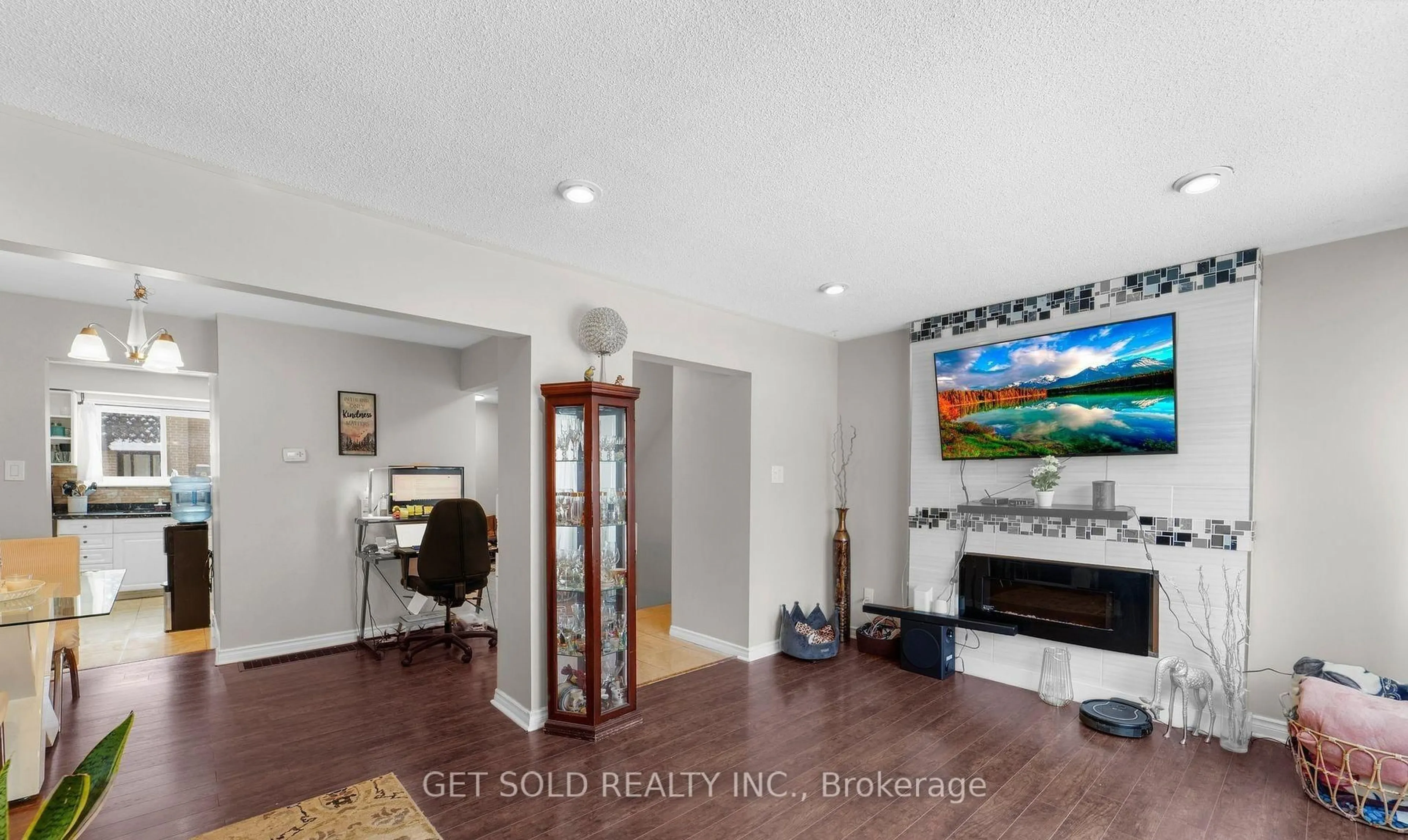 Unknown for 1235 Radom St #57, Pickering Ontario L1W 1J3