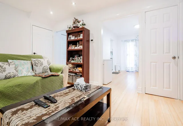 Additional property image - 50 Parsell Sq
