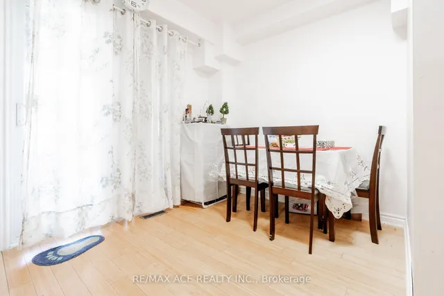 Additional property image - 50 Parsell Sq