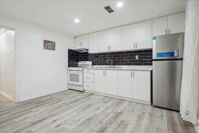Additional property image - 65 Montvale Dr