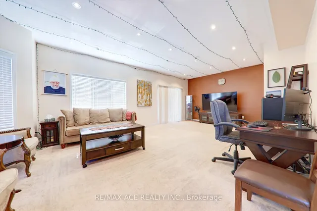 Additional property image - 27 Tillinghast Lane