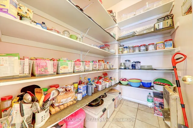 Additional property image - 27 Tillinghast Lane