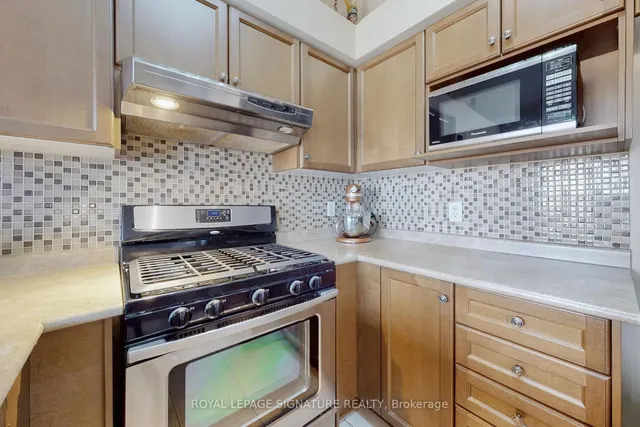 Additional property image - 649D Warden Ave Unit 24