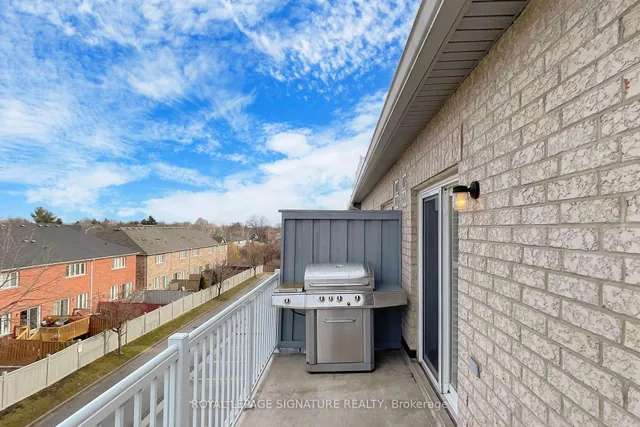 Additional property image - 649D Warden Ave Unit 24
