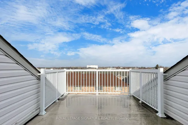 Additional property image - 649D Warden Ave Unit 24