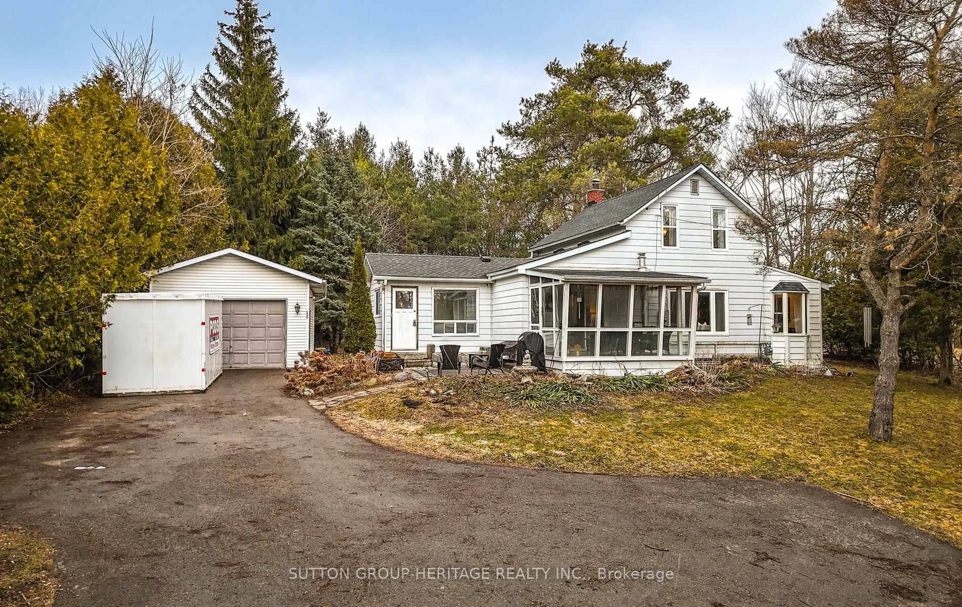 A pic from outside/outdoor area/front of a property/back of a property/a pic from drone, street for 1795 Scugog 8 Line, Scugog Ontario L9L 1P1