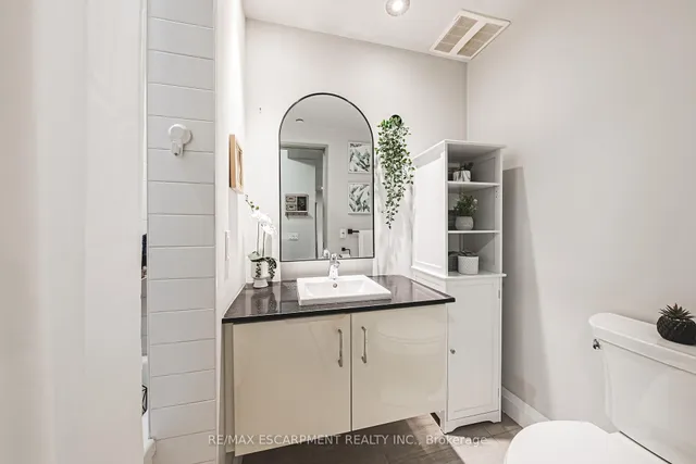Additional property image - 181 James St Unit 402