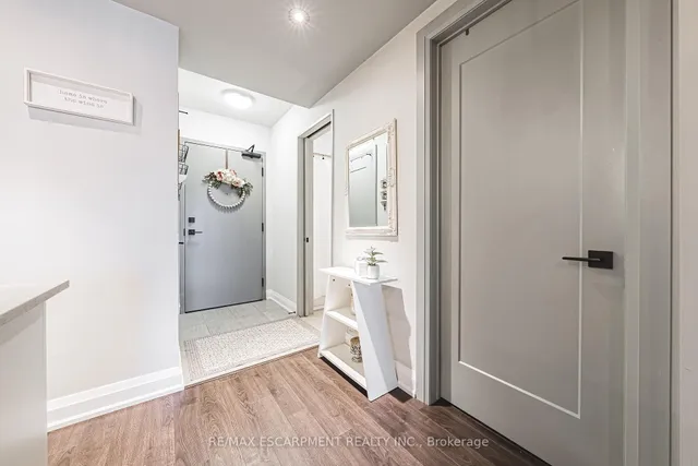 Additional property image - 181 James St Unit 402