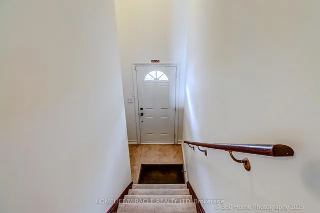 Additional image 4 of 135 GREENBRAE Crct