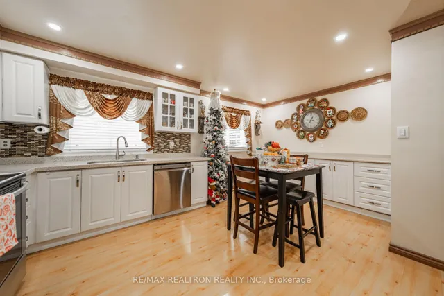Additional property image - 200 Murison Blvd Unit 74