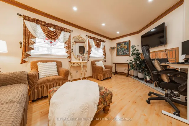Additional property image - 200 Murison Blvd Unit 74