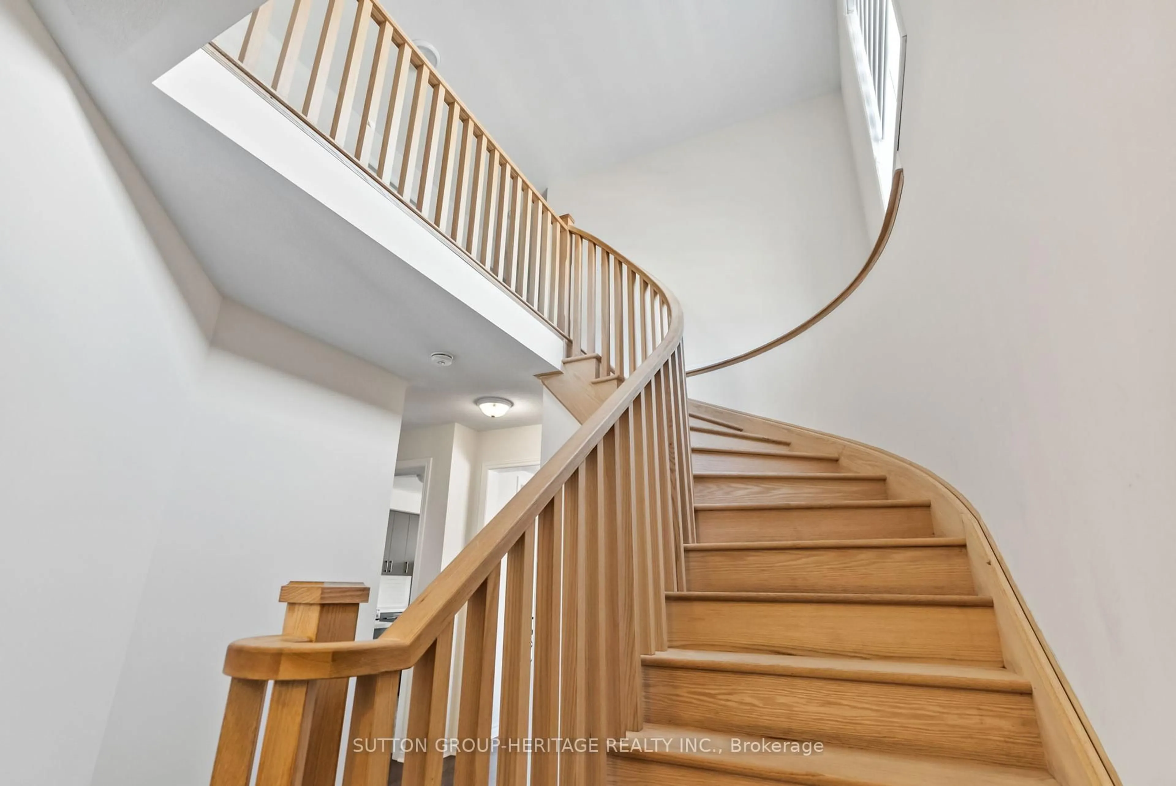 Stairs for 1908 Fosterbrook St, Oshawa Ontario L1K 3G5