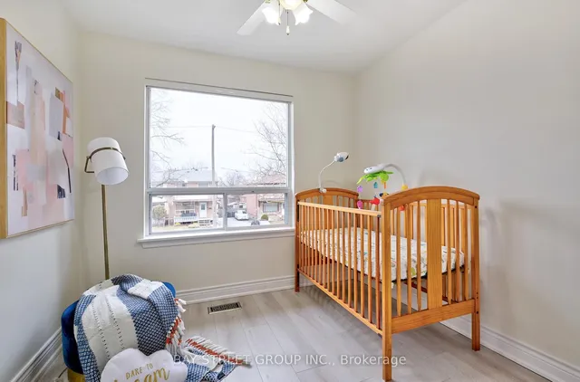 Additional property image - 150 Vauxhall Dr
