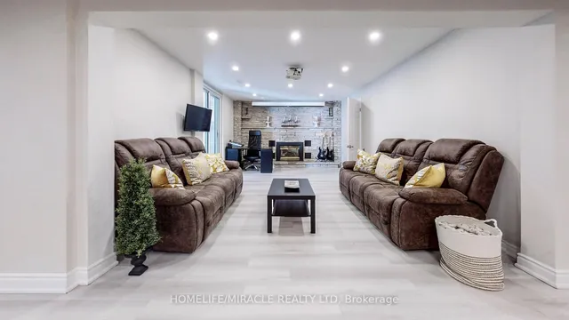 Additional property image - 24 Royal Rouge Tr