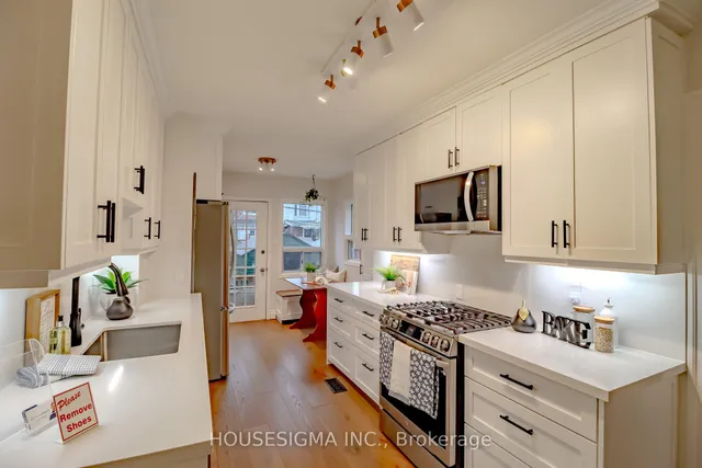 Additional property image - 149 Queensdale Ave