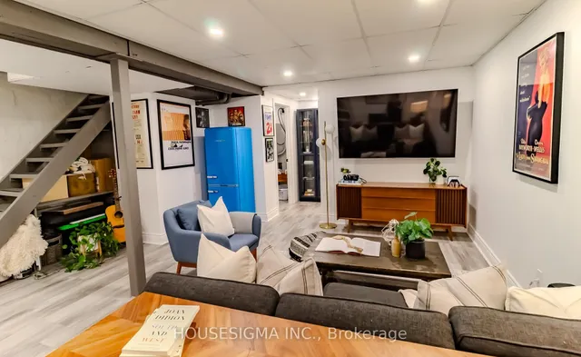 Additional property image - 149 Queensdale Ave