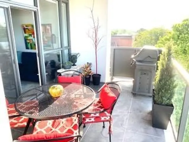 Additional property image - 1331 Queen St Unit 604