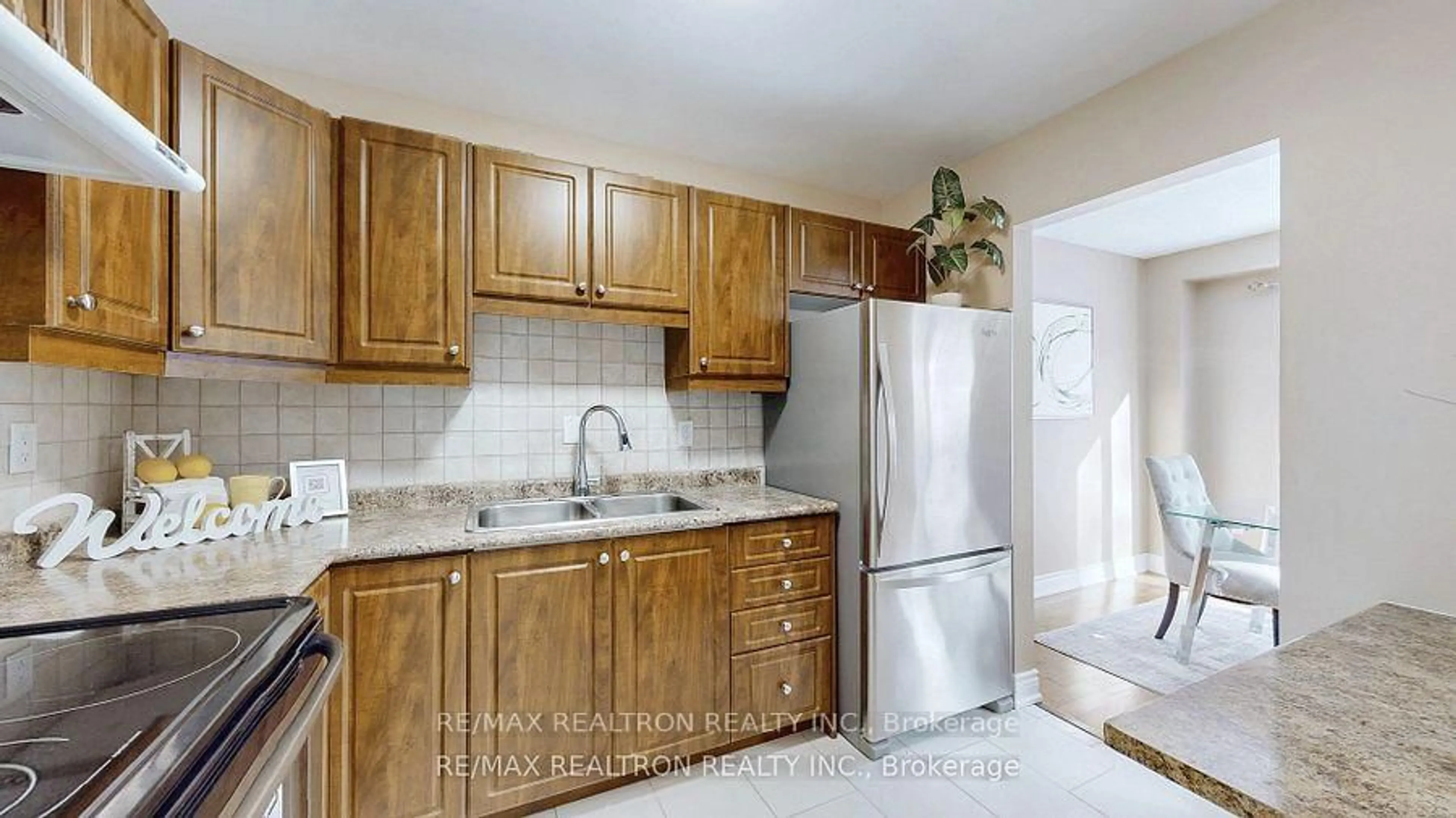 Standard kitchen, unknown for 250 Orton Park Rd #32, Toronto Ontario M1G 3T6
