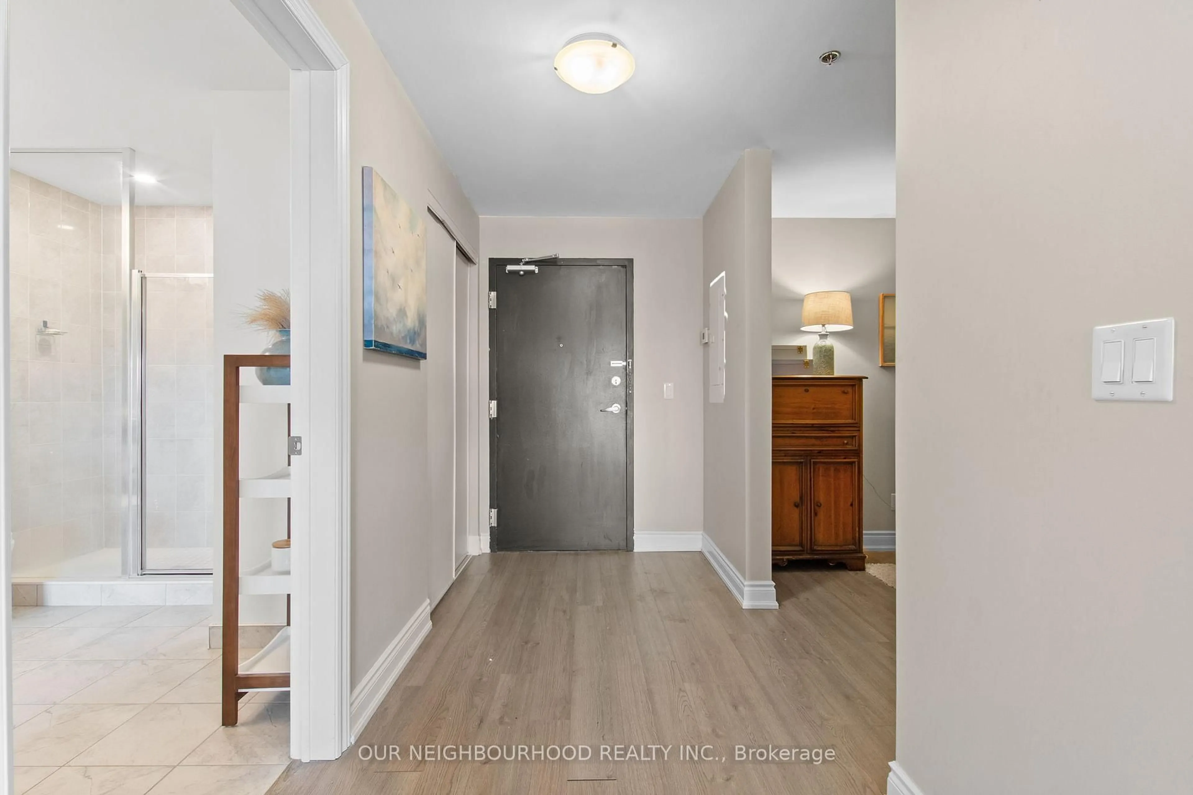Indoor entryway for 21 Brookhouse Dr #208, Clarington Ontario L1B 0V4