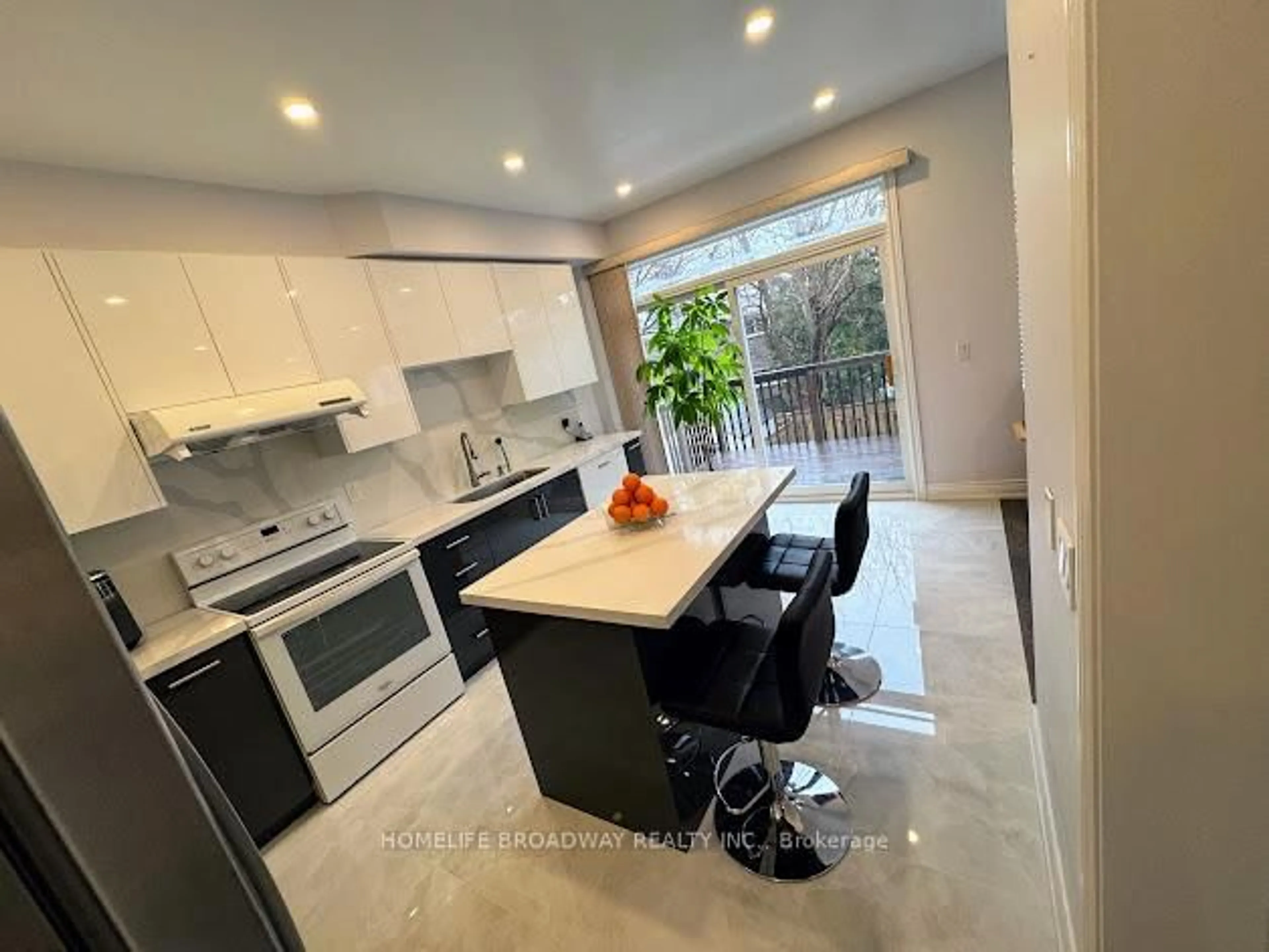 Open concept kitchen, ceramic/tile floor for 25 Timbercreek Crt, Toronto Ontario M1W 4A1