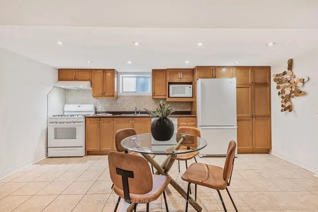 Additional property image - 2 Ghent Crt