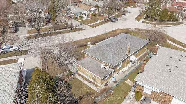 Additional property image - 2 Ghent Crt