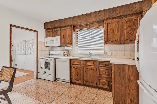 Additional property image - 2 Ghent Crt