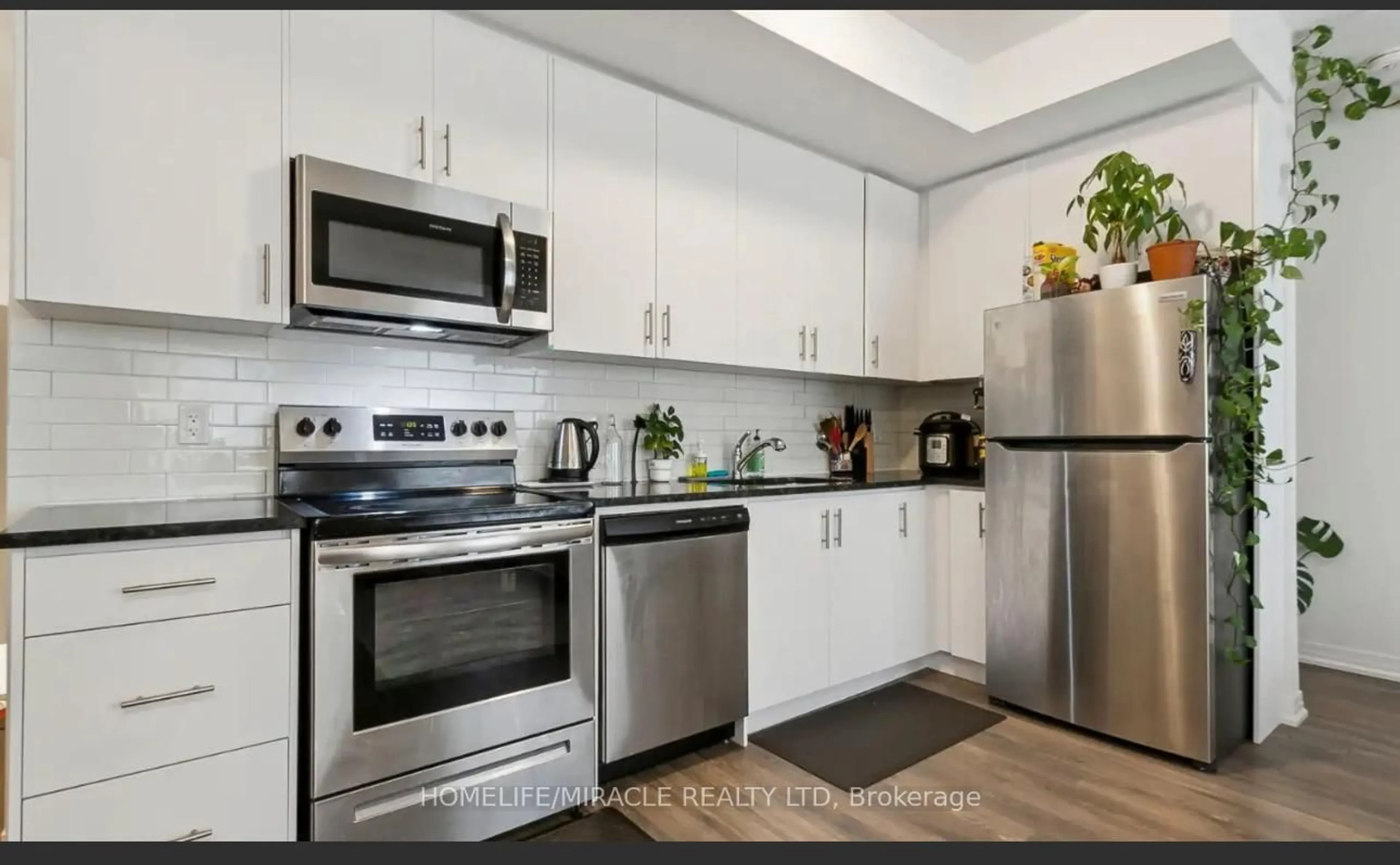 Standard kitchen, unknown for 2635 William Jackson Dr #1206, Pickering Ontario L1X 0L2