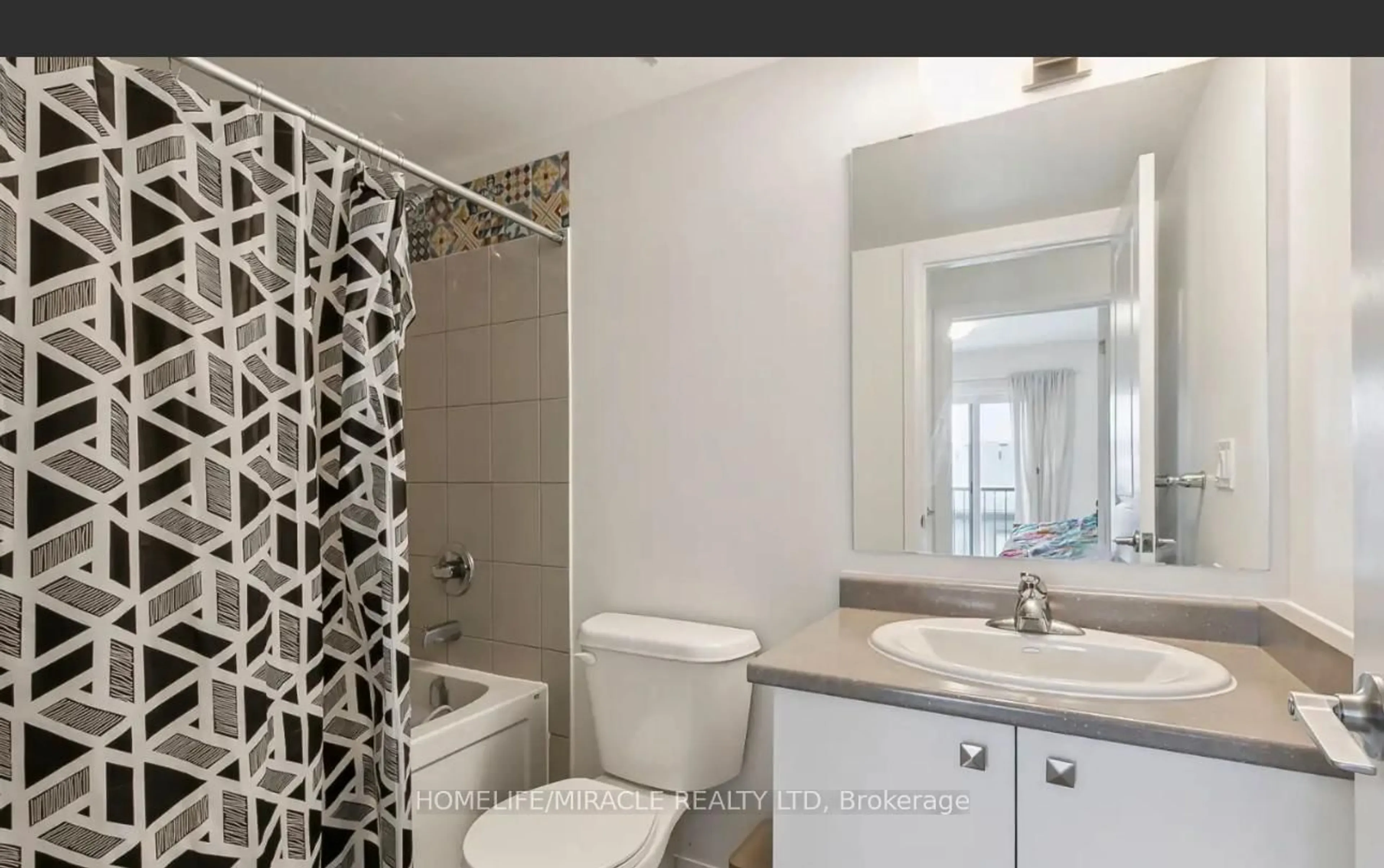 Standard bathroom, ceramic/tile floor for 2635 William Jackson Dr #1206, Pickering Ontario L1X 0L2