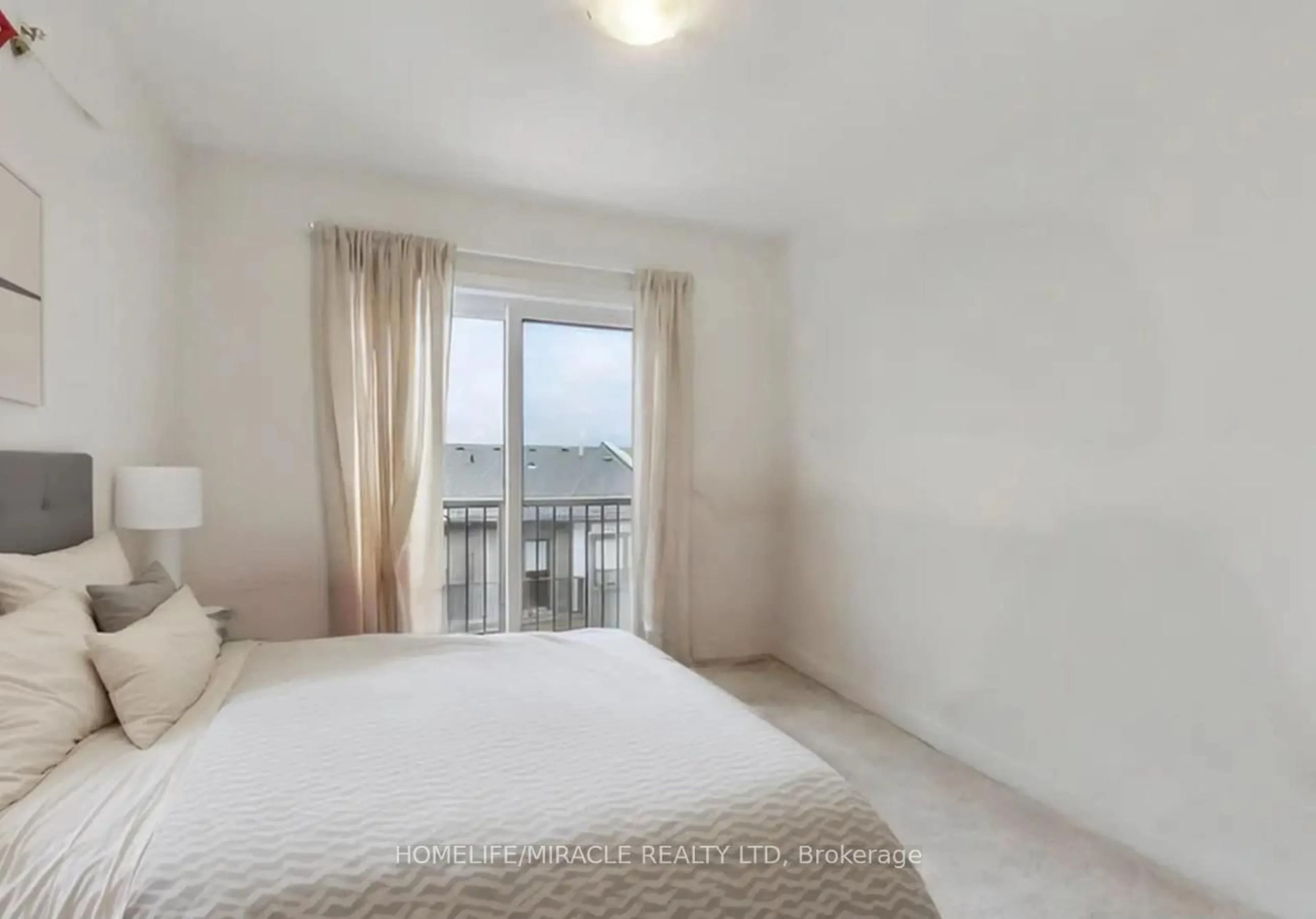 A pic of a room for 2635 William Jackson Dr #1206, Pickering Ontario L1X 0L2