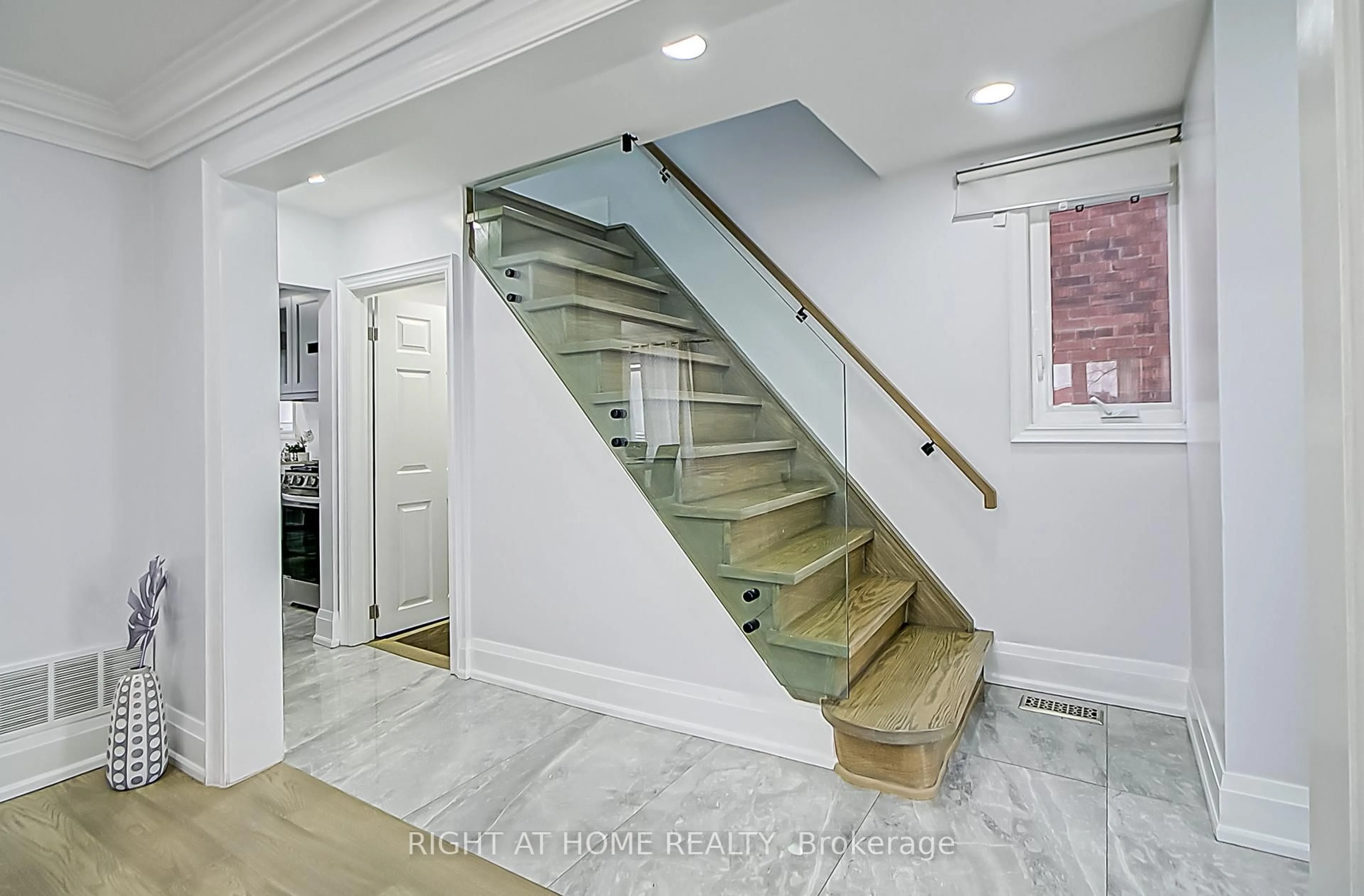 Stairs for 1228 Victoria Park Ave, Toronto Ontario M4B 2K8