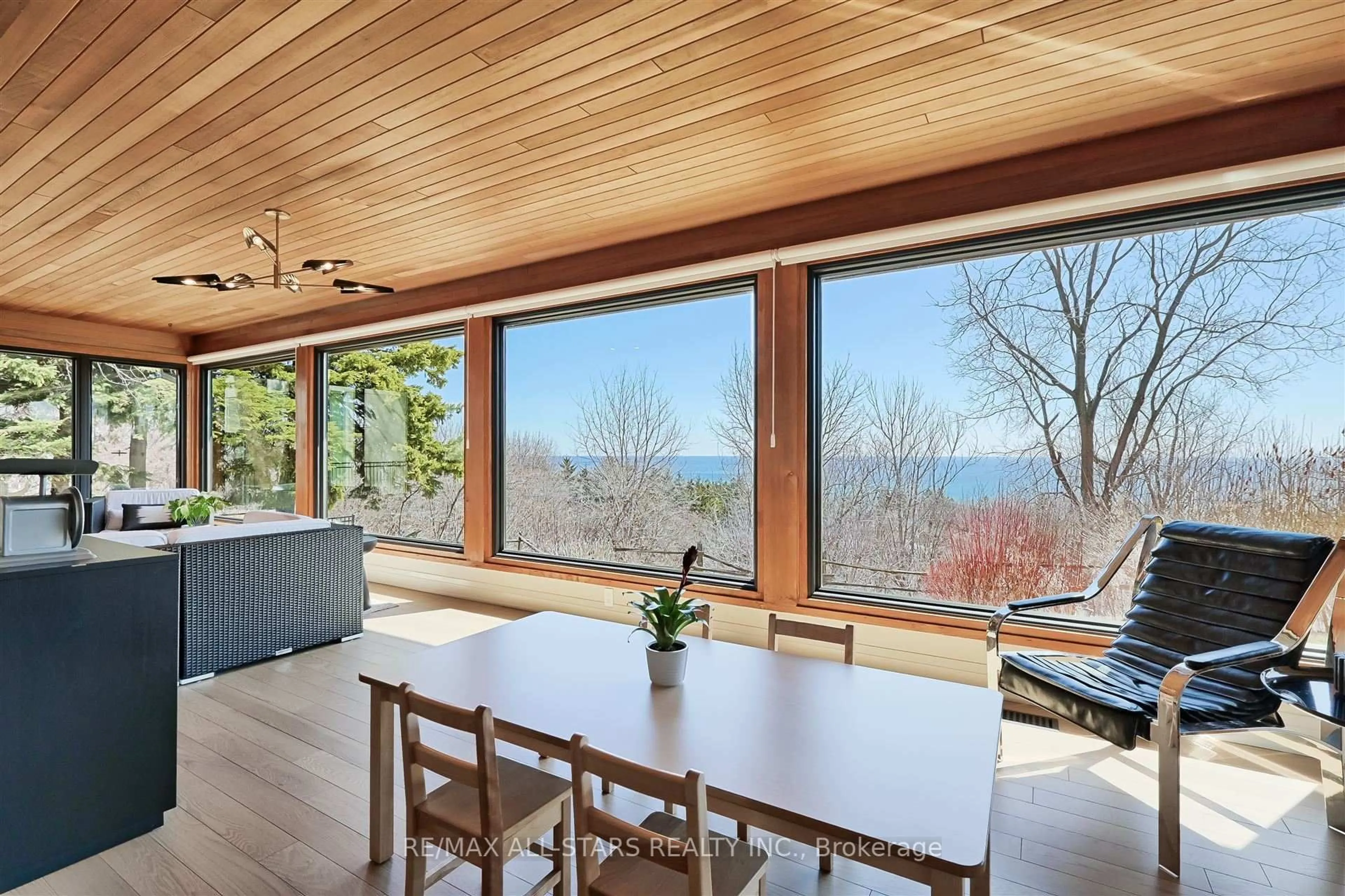 Dining room, wood/laminate floor for 61 Hill Cres, Toronto Ontario M1M 1J3