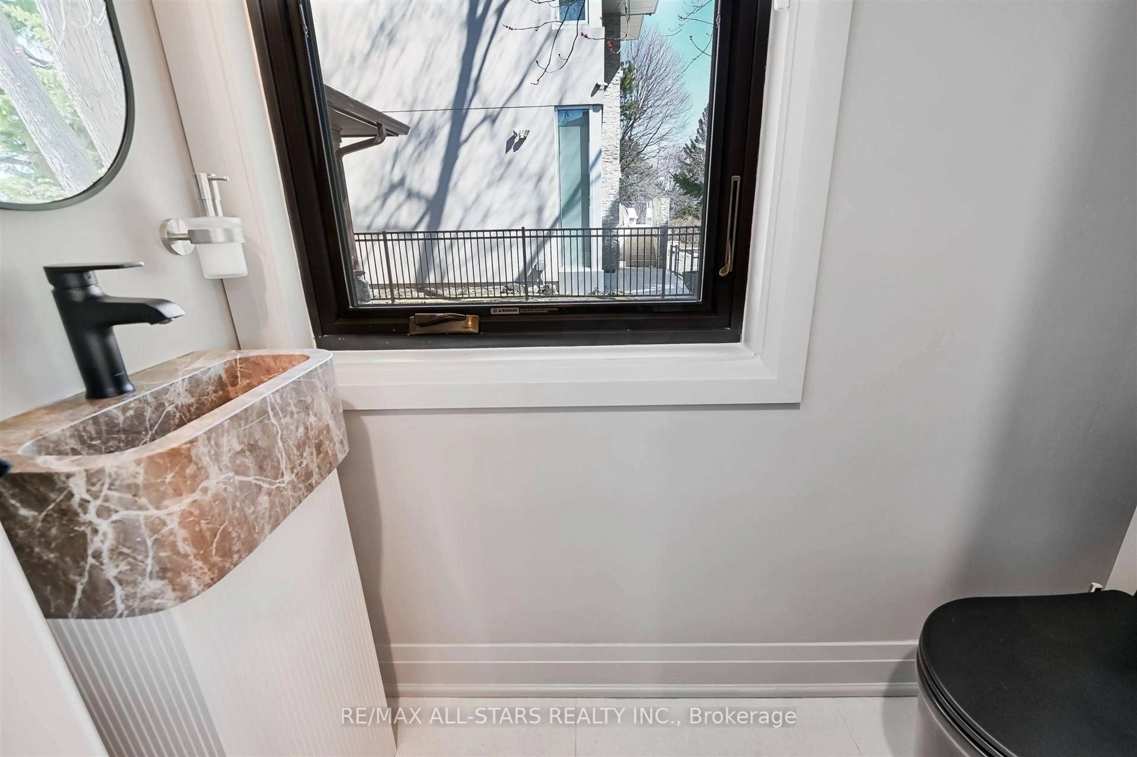 Standard bathroom, unknown for 61 Hill Cres, Toronto Ontario M1M 1J3