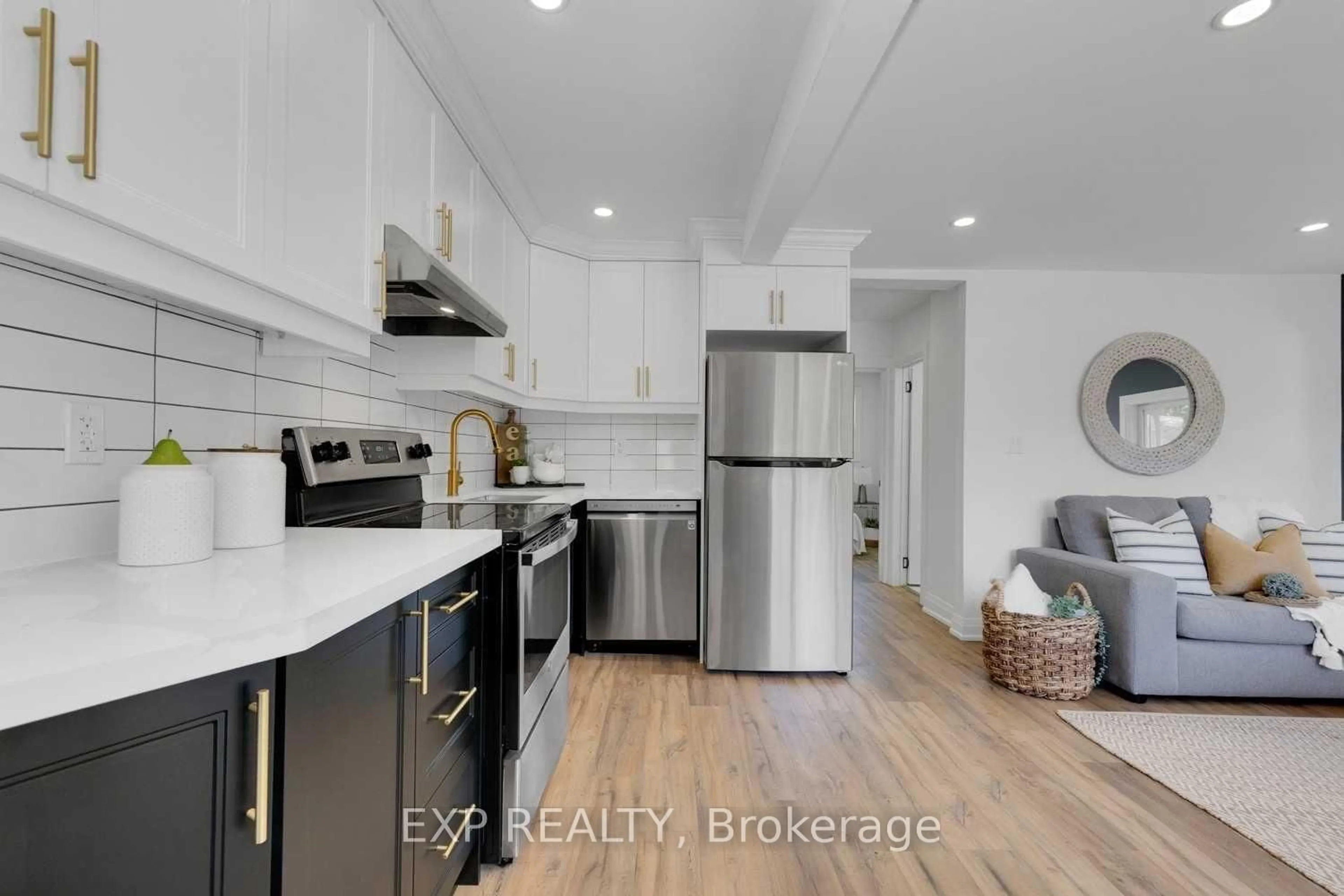 Open concept kitchen, ceramic/tile floor for 162 Hibbert Ave, Oshawa Ontario L1J 1V1