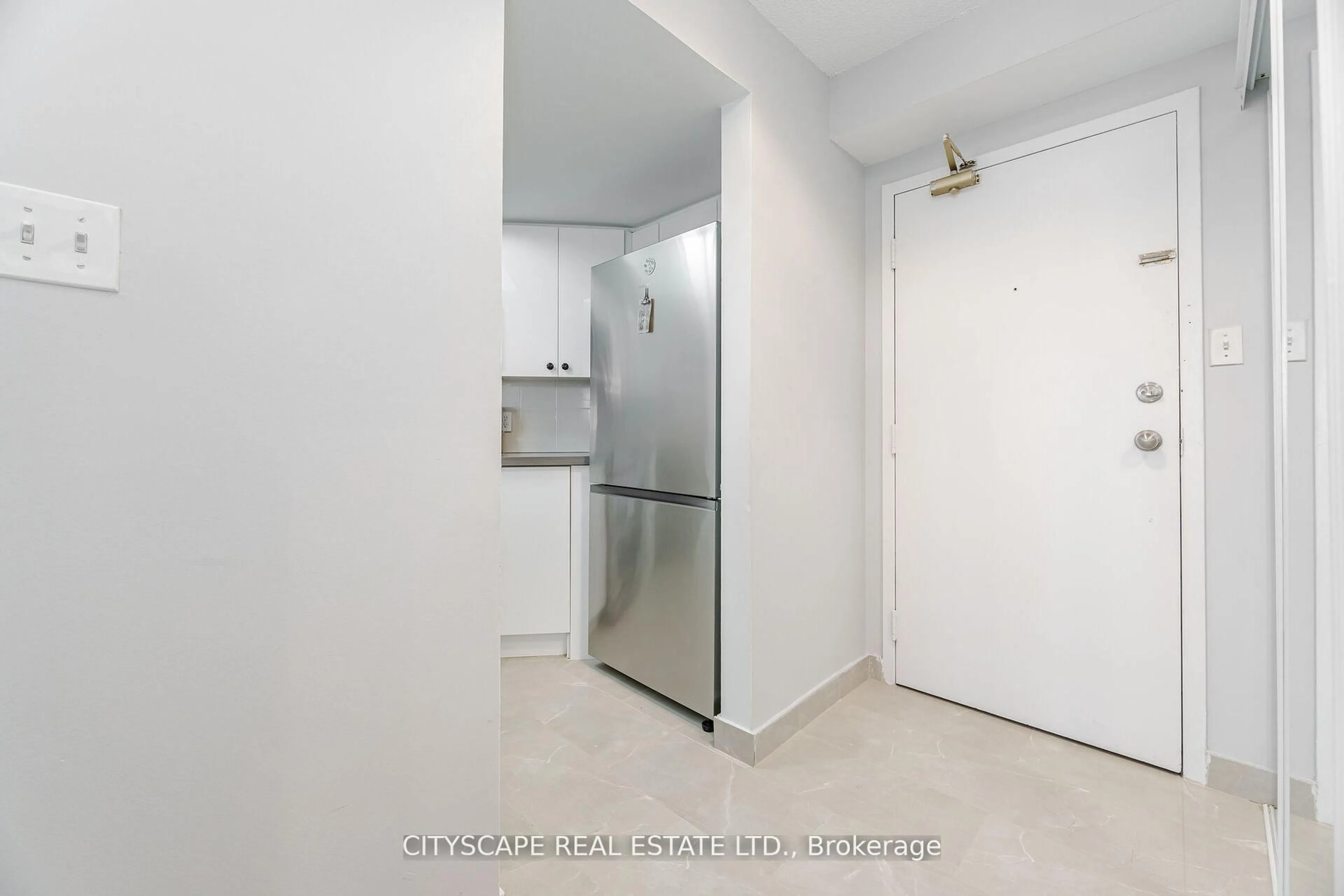 Standard kitchen, unknown for 2550 Lawrence Ave #1411, Toronto Ontario M1P 4Z3