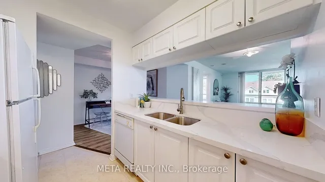 Additional property image - 1765 Queen St Unit 306