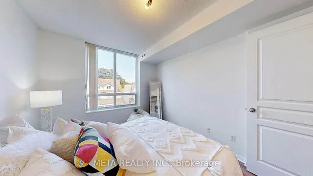 Additional property image - 1765 Queen St Unit 306