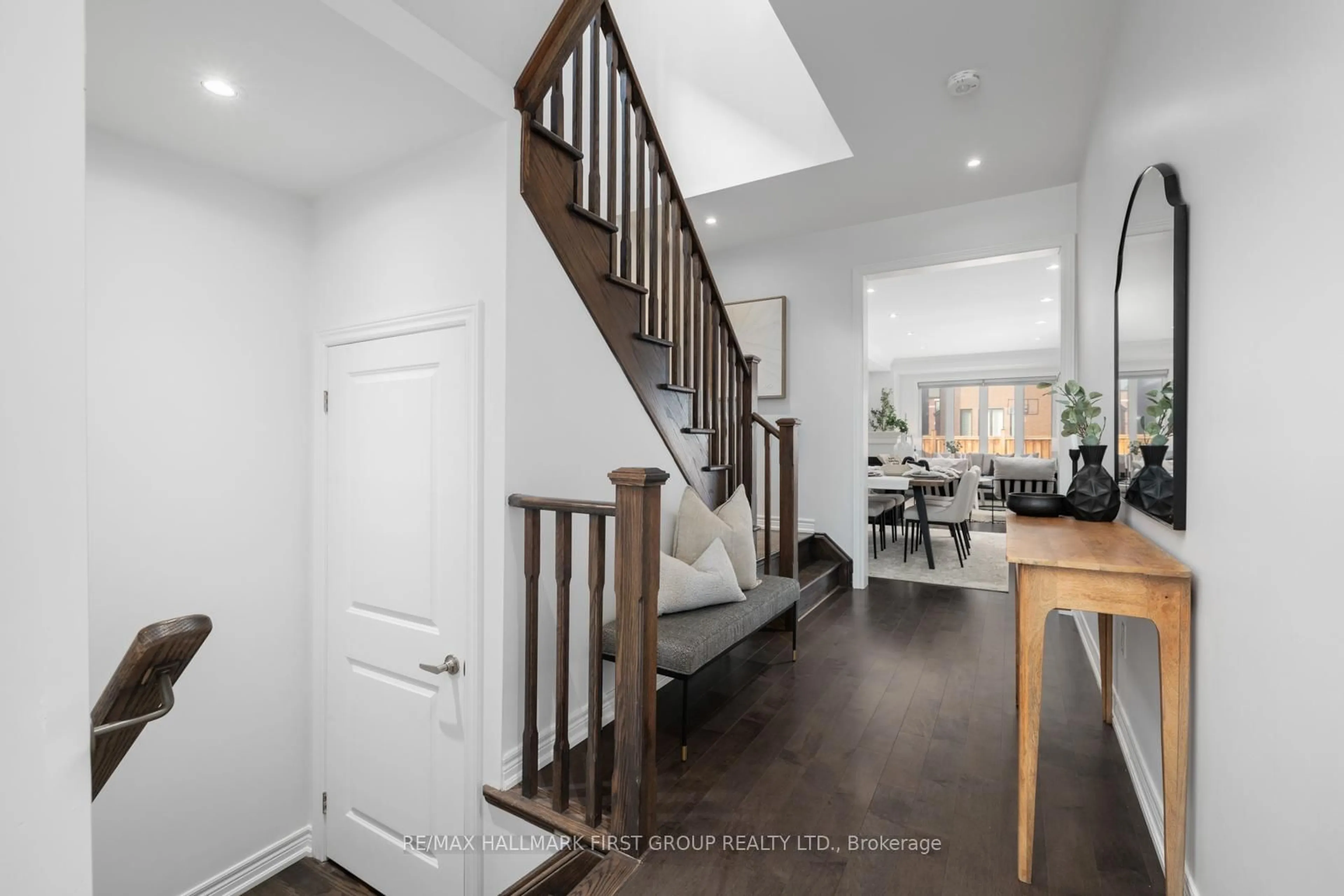 Indoor entryway for 20 Auckland Dr, Whitby Ontario L1P 0G6